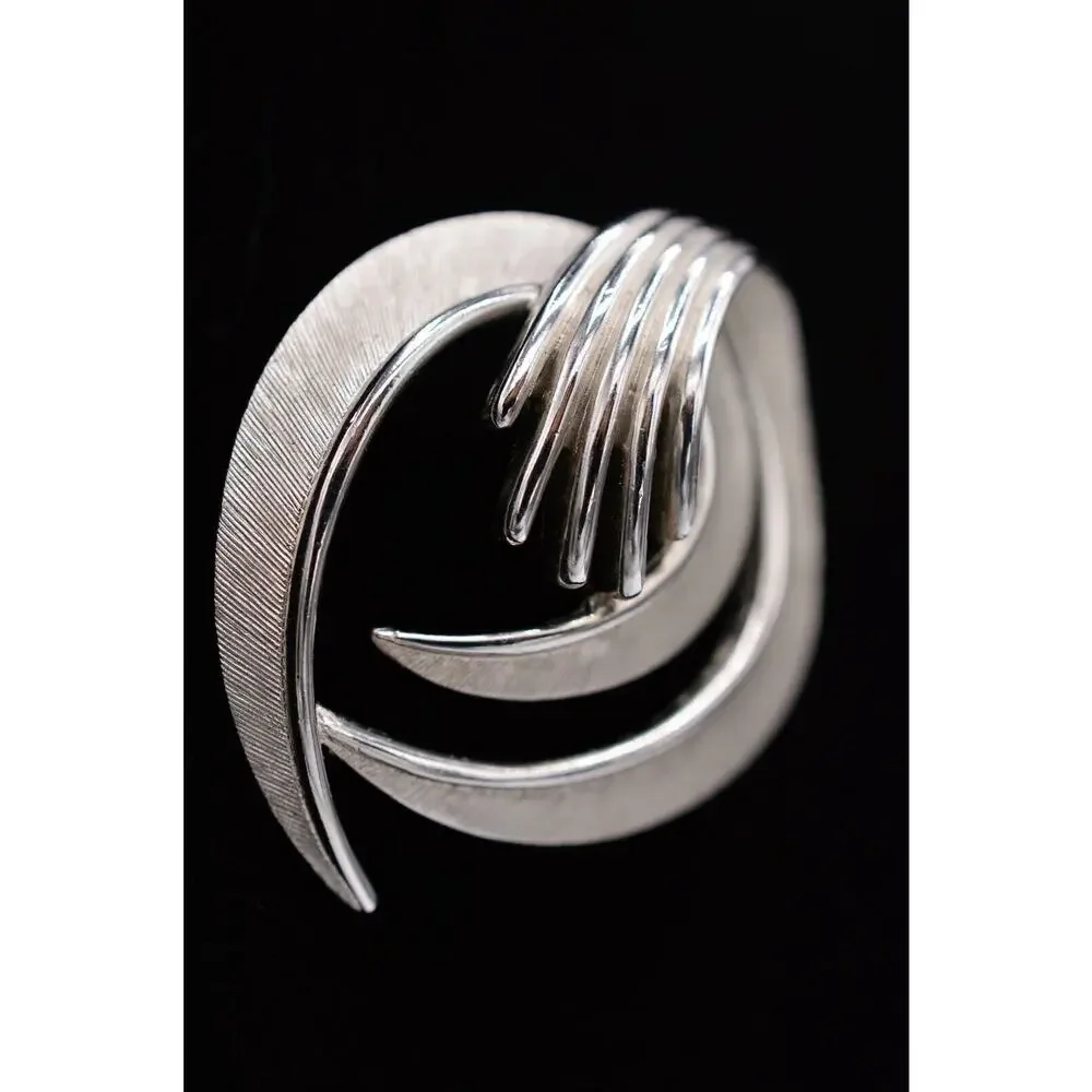 Crown Trifari Vintage Leaf Pin Brooch Brushed Silver Retro Signed 1940s Bin5B